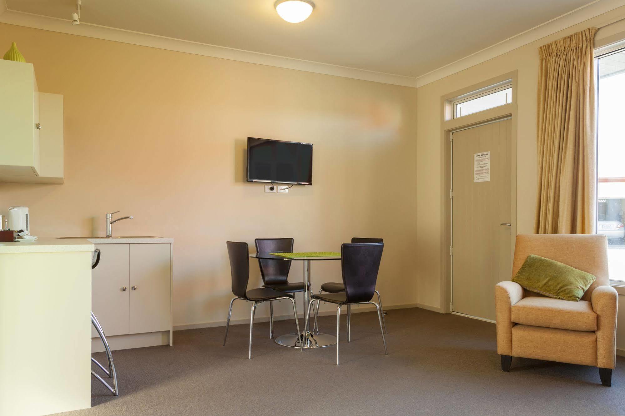 Hawkdun Lodge Motel Ranfurly Buitenkant foto